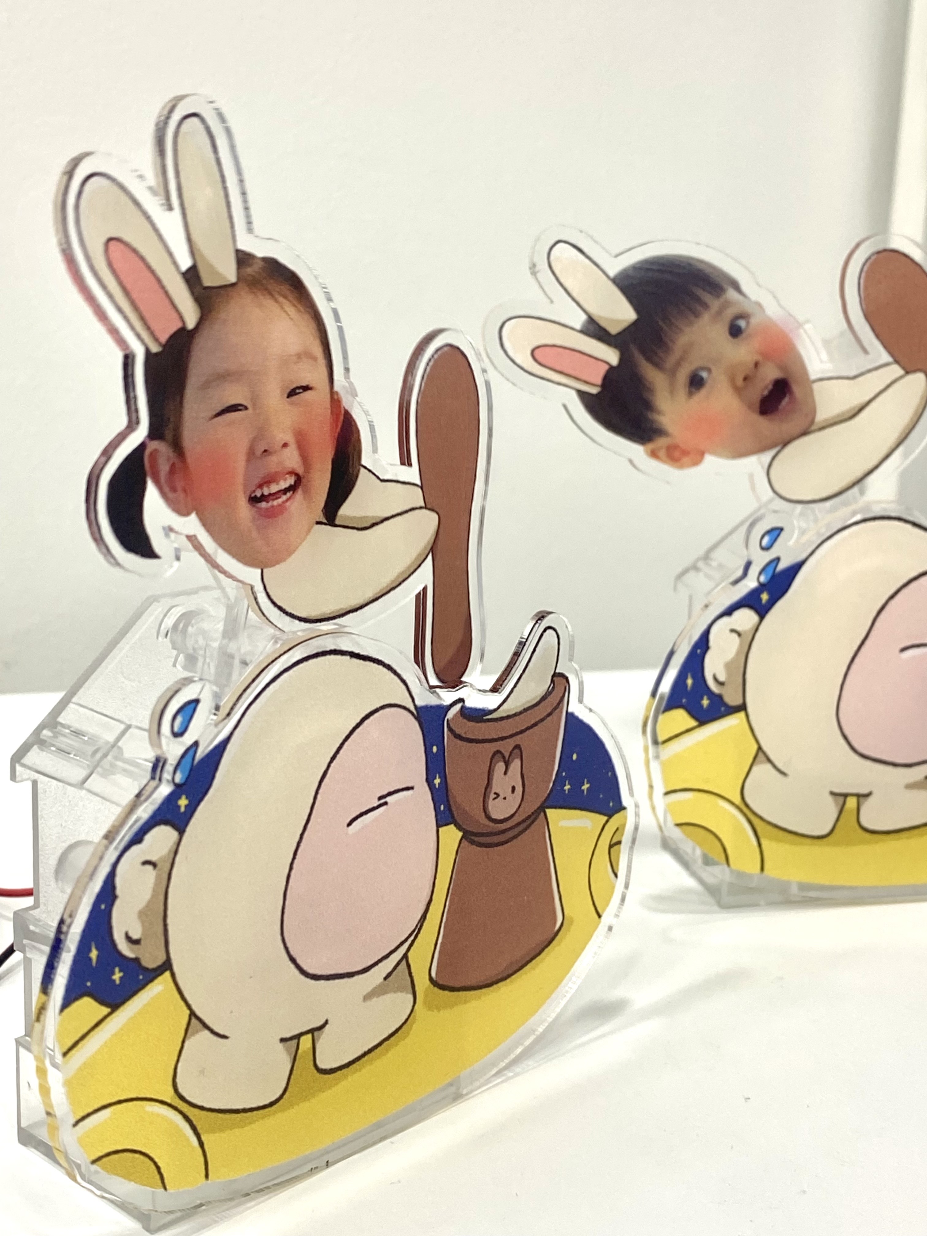 아크릴 토끼 까딱인형