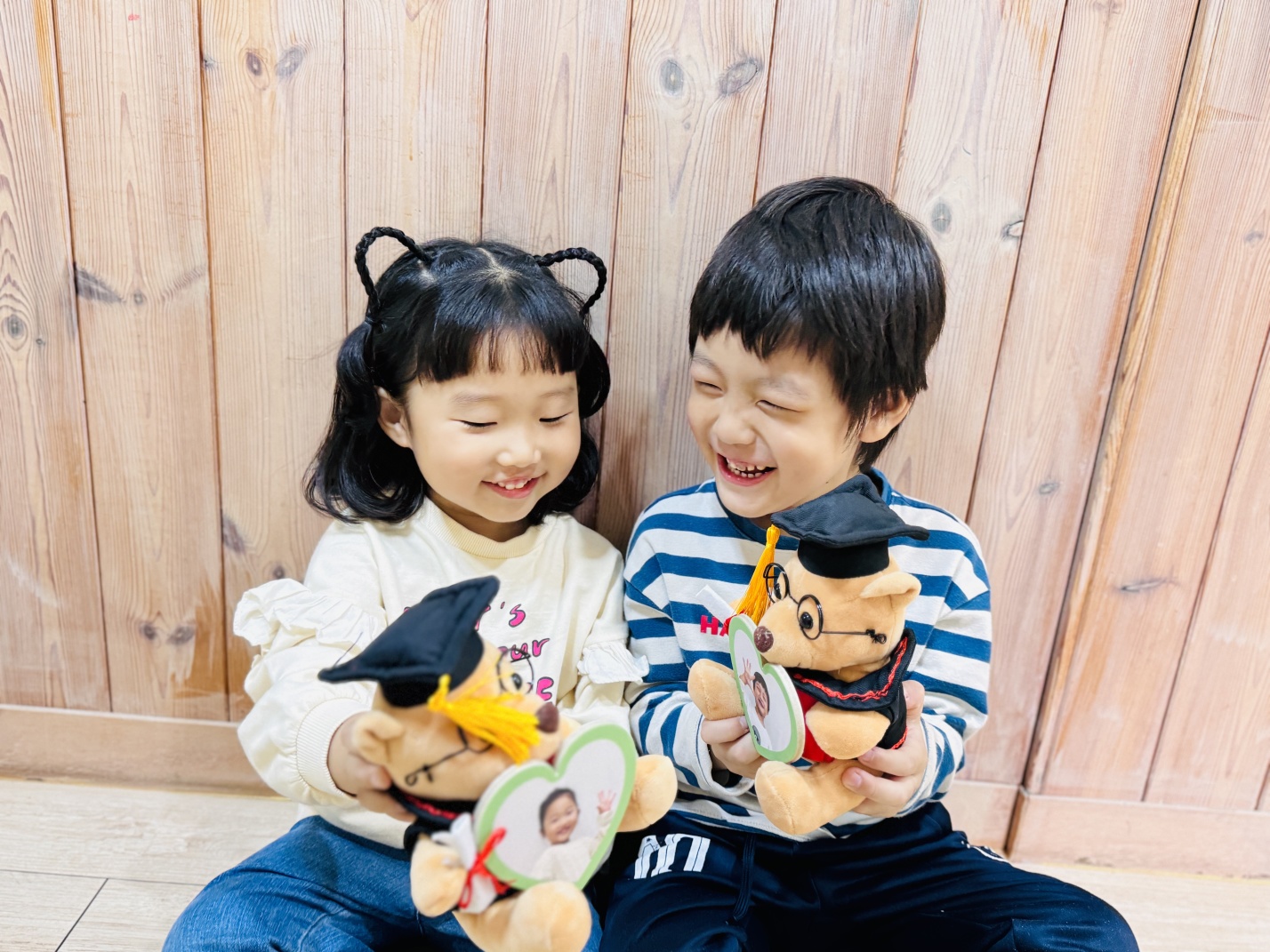 똘망똘망 졸업포토 곰돌이